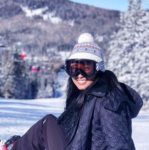 Meet your Posher, Simone